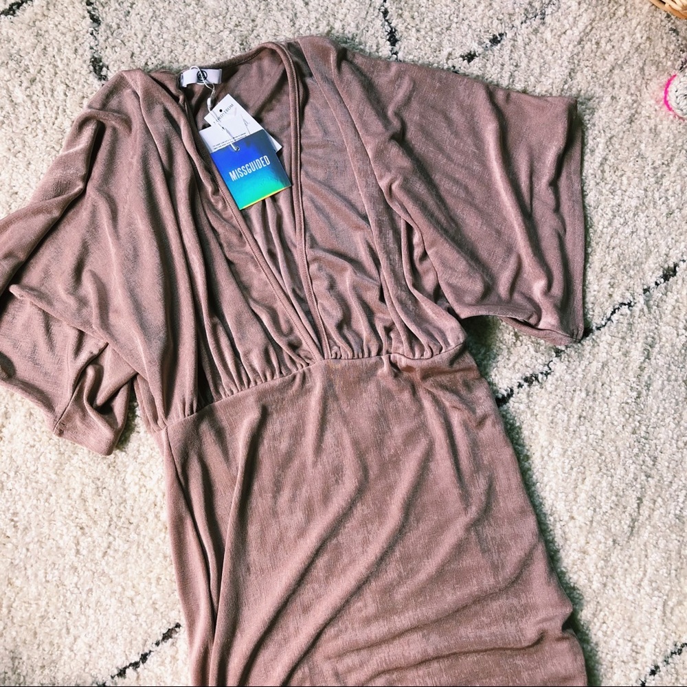 Missguided Dress Deep V Neck Blush Stretchy NWT Size 8 Bell Sleeves Metallic